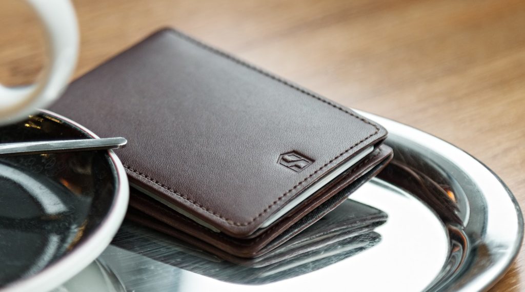 Minimalist Leather Wallet By Huskk Review Minimalismlab